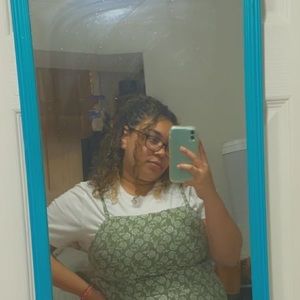 Meet your Posher, Yanibel